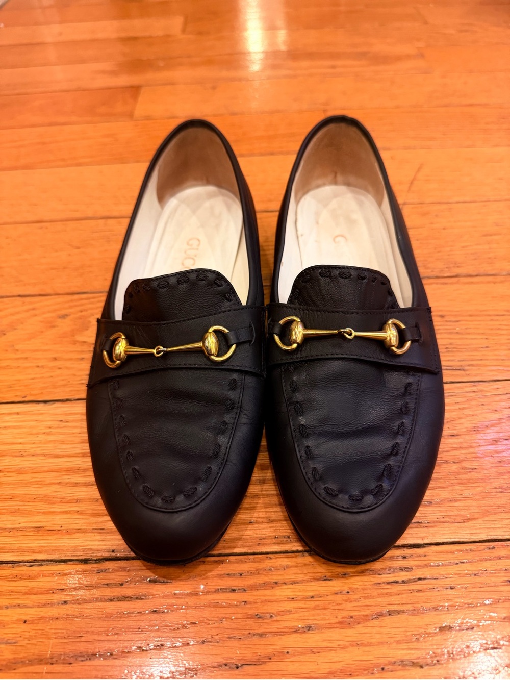 1980s Vintage Gucci Black Leather Horsebit Loafers - Picture 2 of 11
